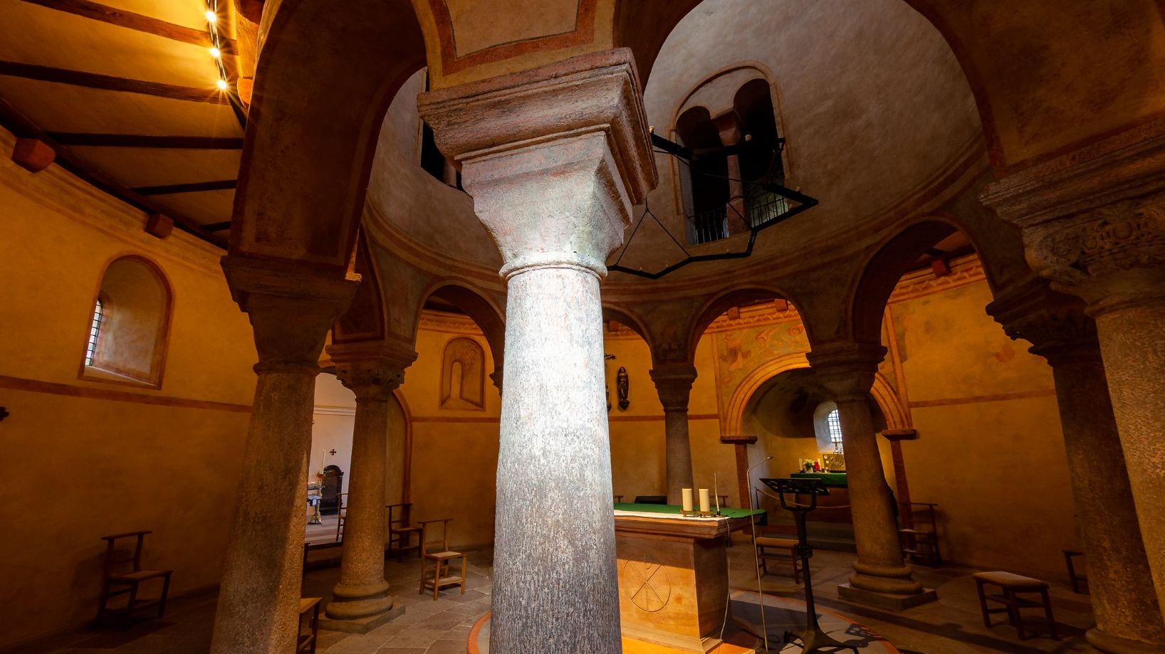 Schräge Säule:  Stärke in der Schwäche